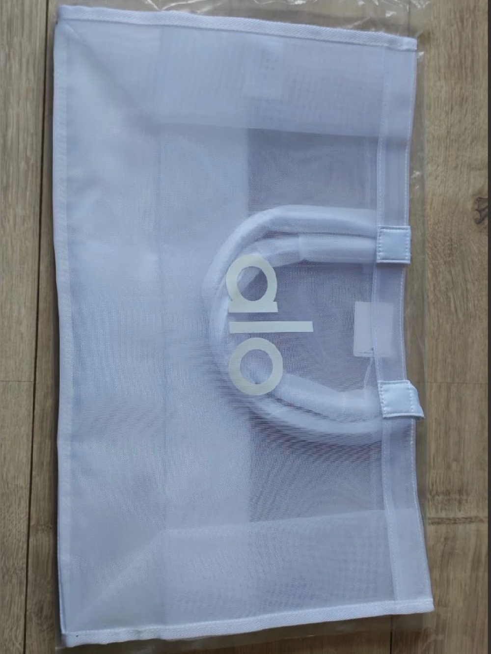 ALO Yoga White Mesh Tote Bag with Padded Handles NWT